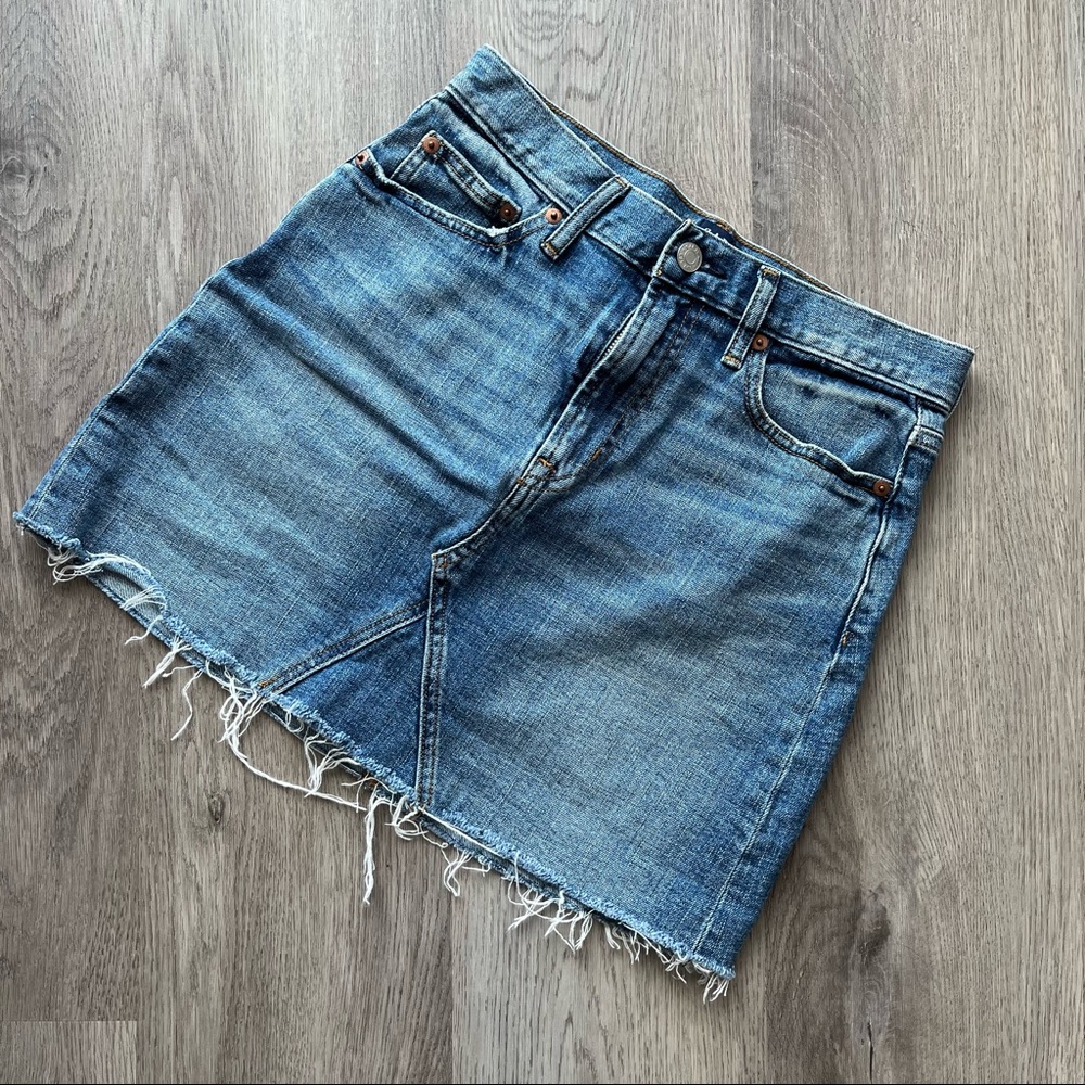 GAP denim cut off skirt